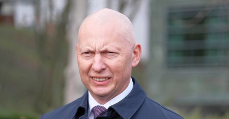 Kryzys migracyjny. Żołnierzy nie powinno być na granicy? Generał Różański komentuje