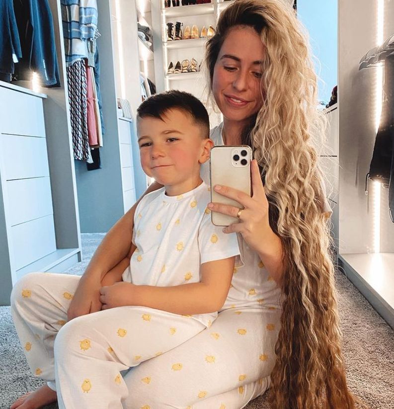 Roszpunka chętnie pozuje do zdjęć z synkiem