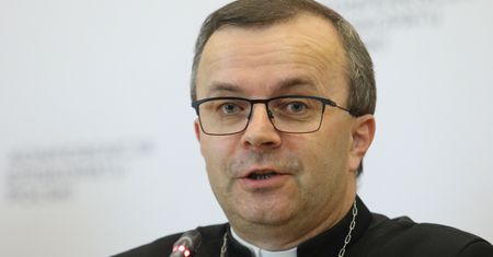Zastąpił bpa Edwarda Janiaka. Nowy biskup kaliski do wiernych: chciałbym być blisko skrzywdzonych przez duchownych