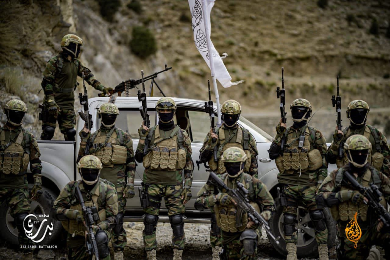 Afganistan: Talibowie ukradli sprzęt armii USA i zrobili sobie sesję zdjęciową