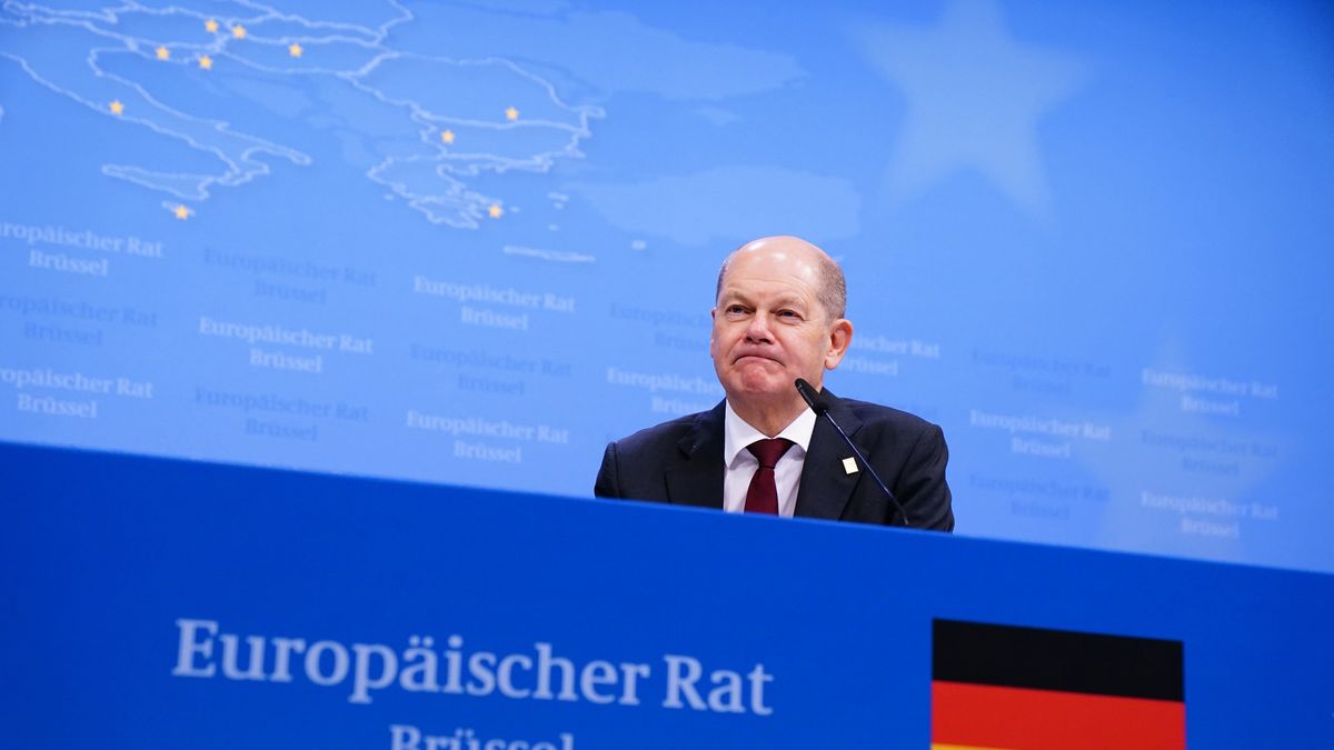 BRUSSELS, BELGIUM - MARCH 24:  Olaf Scholz, Germany's chancellor talks during a press conference at the end of the European Union Council Meeting on March 24, 2023 in Brussels, Belgium. On the agenda of the Council's two-day meeting are human rights violations in Iran, the deteriorating humanitarian situation in Afghanistan, and food security in Europe. (Photo by Pier Marco Tacca/Getty Images)