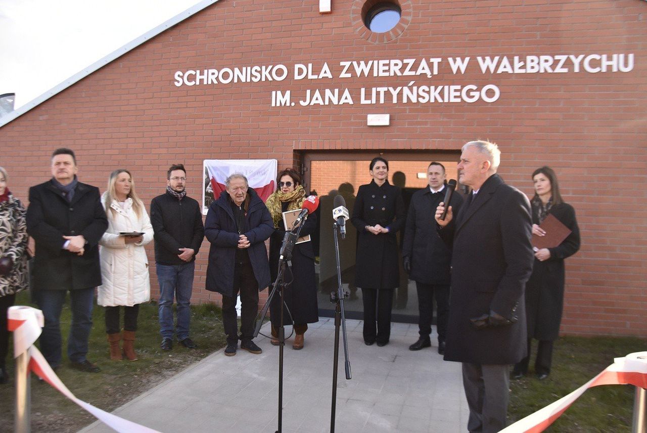 Wałbrzych: Nowe schronisko dla zwierząt oficjalnie otwarte. Piękny obiekt robi wrażenie