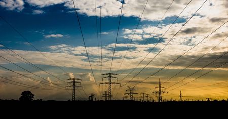 Katastrofalny stan sieci energetycznej. Polacy mają duże problemy