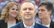 Rok od wyboru Nawrockiego. Polacy ciągle podzieleni. "To nie mój wybór"