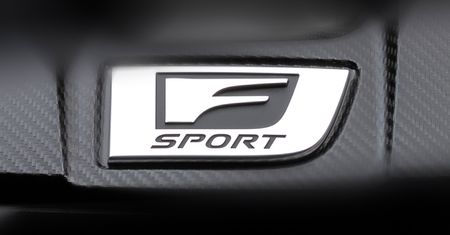 Lexus zapowiada nowego F-Sporta. Co to może być?