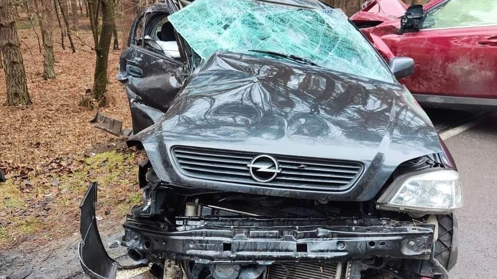 Zniszczony Opel