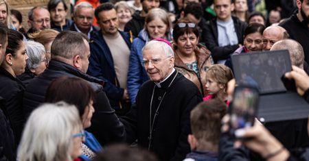 "Nie brakuje tchórzy". Abp Jędraszewski bije w rząd i edukację