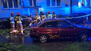 Niebezpieczne burze w woj. śląskim. Gwałtowne burze, ulewy i pożar szkoły od uderzenia pioruna