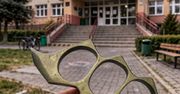 Uczeń przyniósł kastet, bo chciał pochwalić się kolegom. Reakcja dyrektora była natychmiastowa