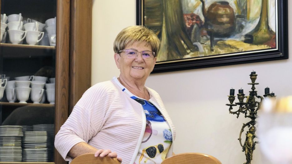 RESTAURACJA PRZYSTANEK JOWITA , PANI MARIA KROLSKA RESTAURATORKA