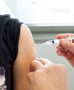 Mobilne szczepienia z aferą w tle. Antyszczepionkowcy nie dają za wygraną