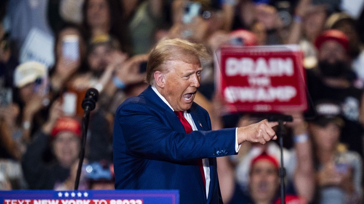 Uniondale, NY - September 18 : Republican presidential candidate former President Donald Trump arrives to speak during a campaign rally held at the Nassau Veterans Memorial Coliseum in Uniondale, New York on Wednesday, Sept. 18, 2024. (Photo by Jabin Botsford/The Washington Post via Getty Images)