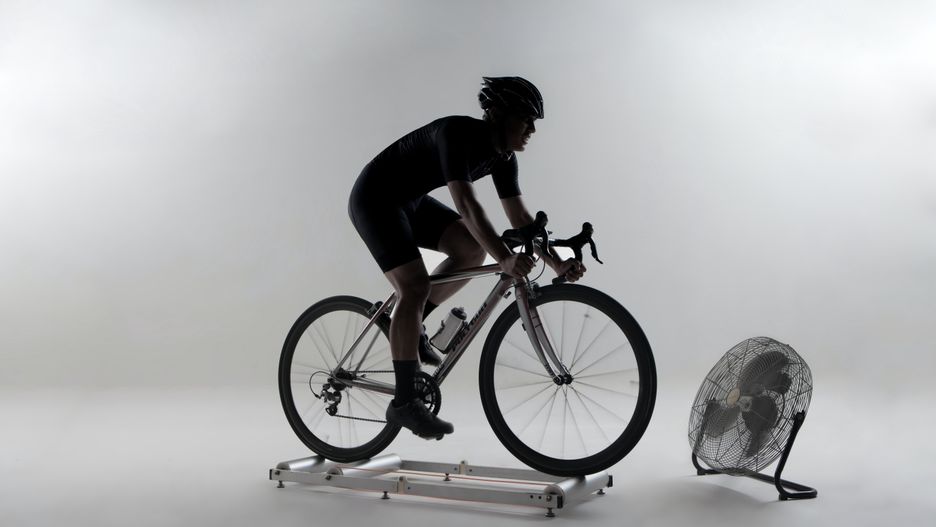 trenażer trening rowerowy rower indoor turbo trainer tacx zwift wahoo