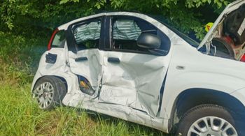 Pod Aleksandrowem doszło do wypadku. Zderzyły się trzy samochody. Były utrudnienia