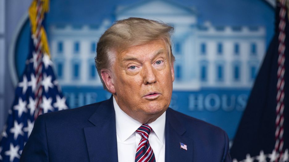 Trump odmówił odpowiedzi na pytania prokuratora. Mówi o "polowaniu na czarownice"