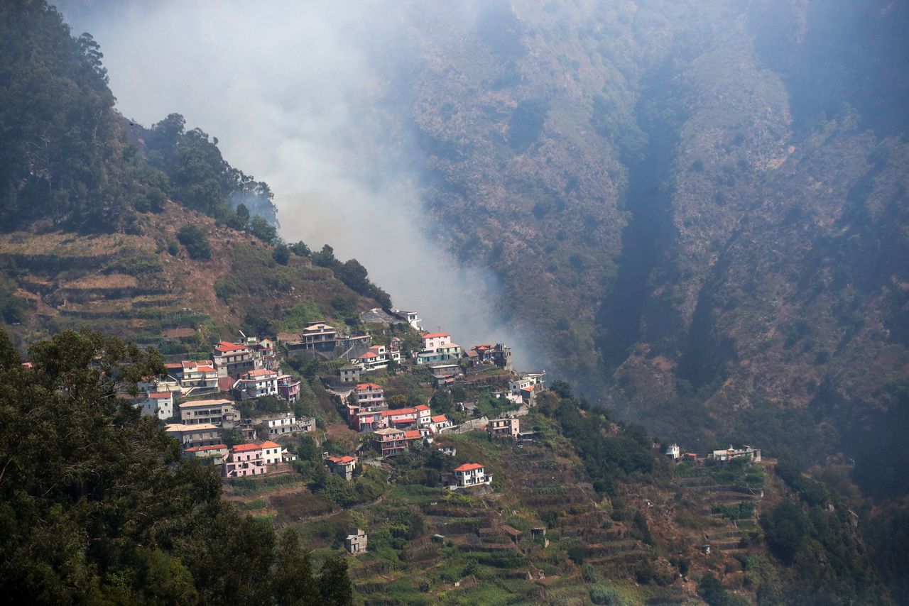 Auf Madeira wurde ein Feuer gelegt.