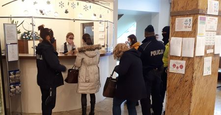 300 gości w hotelu. Kontrola policji trafiła w dziesiątkę