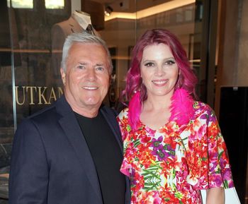 Proboszcz z "Plebanii" poślubił 34 lata młodszą aktorkę. Długo ukrywali związek