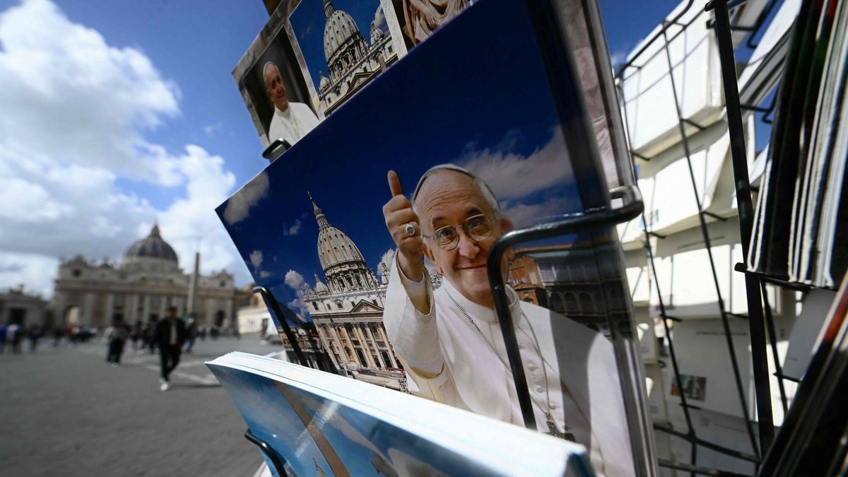 Temporary
Postcards of Pope Francis are on sale near St Peter's square in the Vatican as he is still hospitalized with pneumonia, on March 16, 2025. Pope Francis said on March 16, 2025 he was fragile and "facing a period of trial", as he thanked well-wishers for prayers in a message from hospital, where he is slowly recovering from pneumonia. (Photo by Filippo MONTEFORTE / AFP)
FILIPPO MONTEFORTE