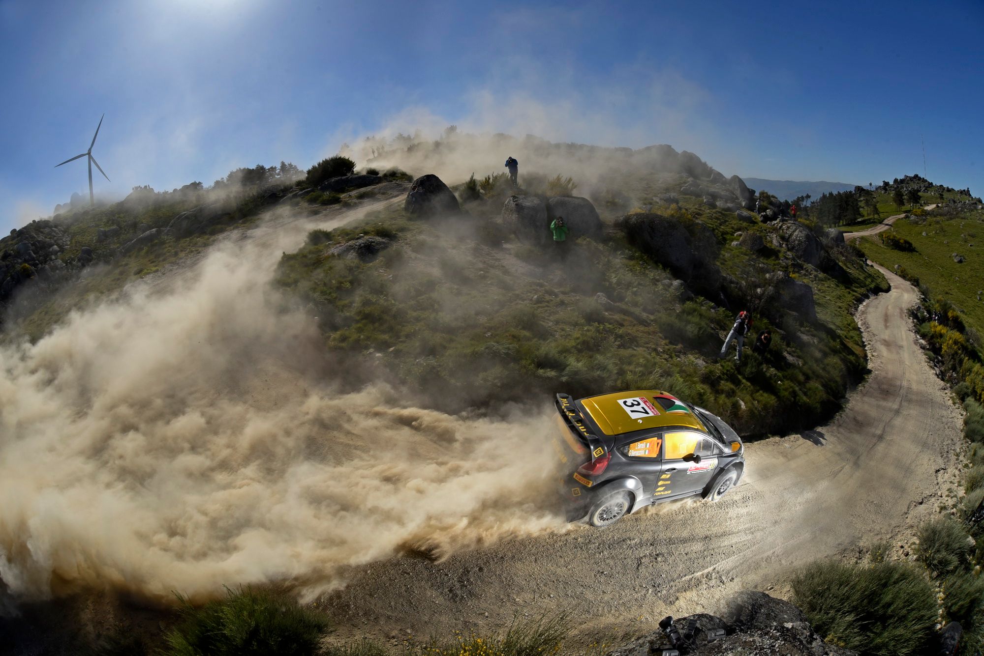 Marcin Rybak jest zawsze tam, gdzie kurz i spaliny – oto jak wyglądają rajdy WRC w jego obiektywie 17