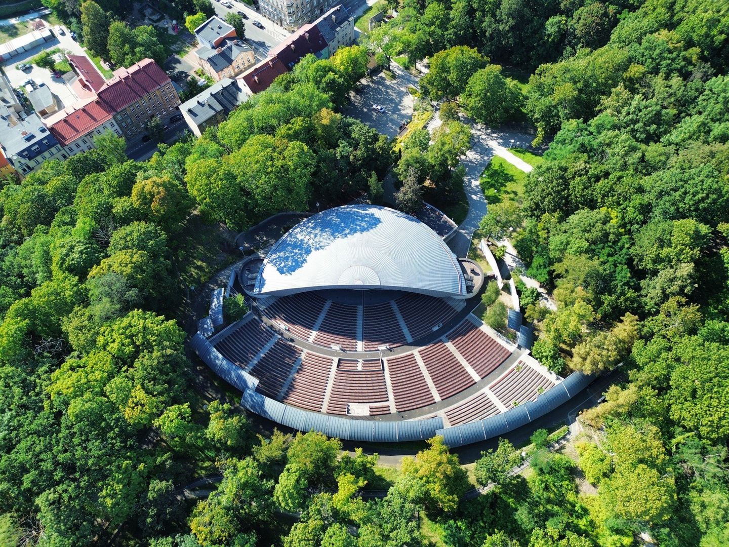 Zakres współpracy obejmuje m.in. organizację konkursów dyplomowych dla studentów architektury, promowanie wiedzy o architekturze i historii miasta, w tym wydanie książki „Mia100”, poświęconej stu najważniejszym budynkom Gorzowa.