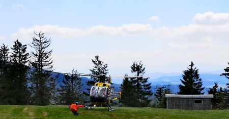 Beskidy. Zawały, rany cięte i wypadki rowerzystów. GOPR i LPR mają pełne ręce roboty