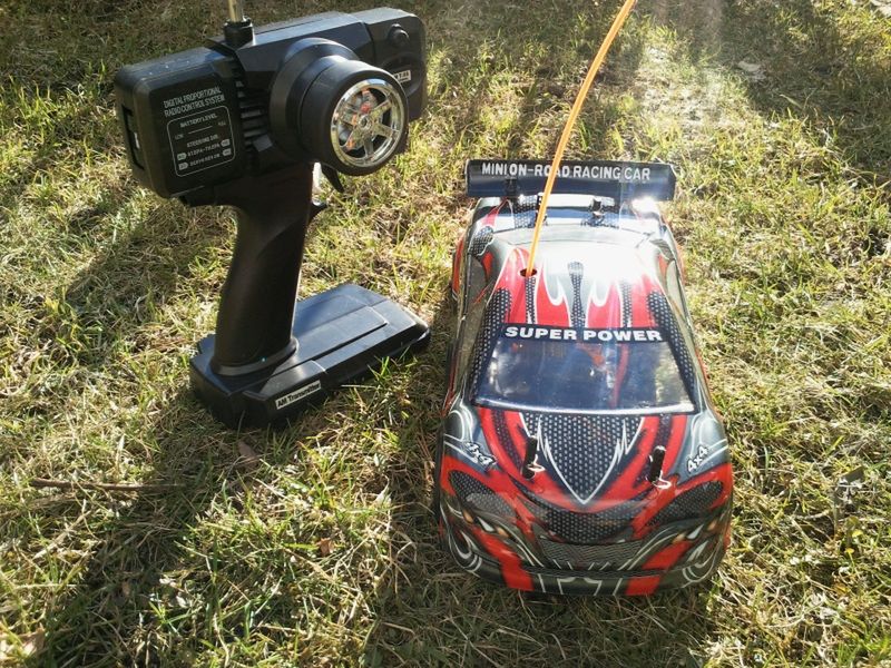 Miniaturowy drift, czyli czy warto kupować samochód RC? [wideo] 3