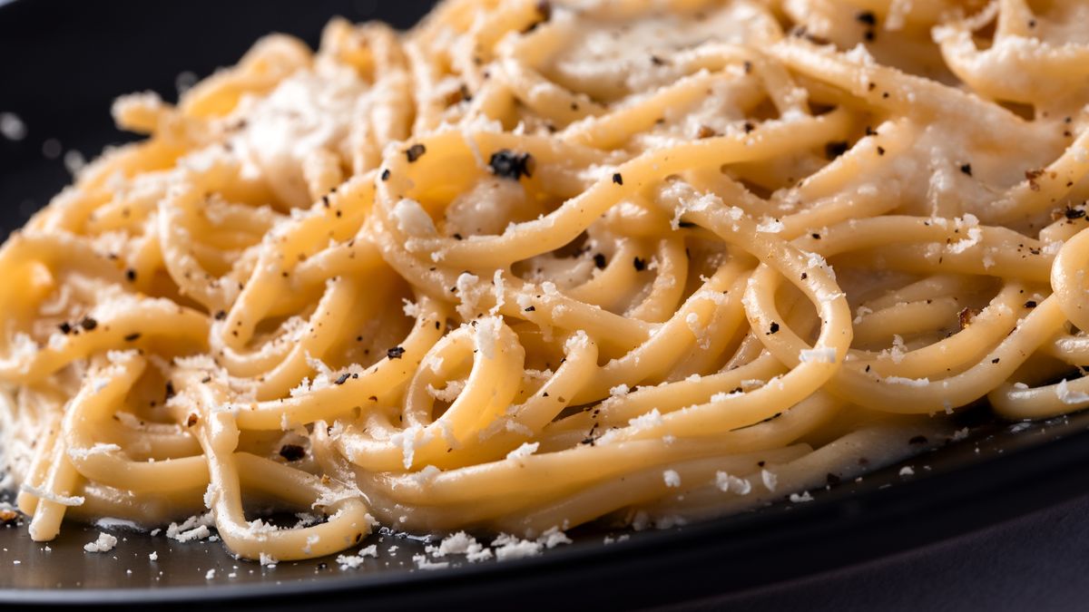 Naukowcy stworzyli przepis na idealne cacio e pepe