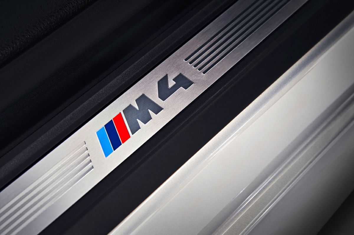 Ogromna galeria zdjęć z kabrioletem BMW M4 248