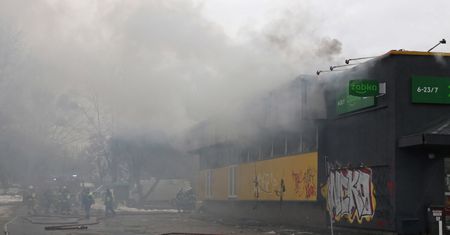Pożar Żabki w Opolu. Gasi ją trzynaście zastępów straży pożarnej