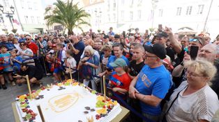 Impreza z okazji 80. rocznicy powstania Piasta Gliwice. Na gliwickim rynku był tort, spotkanie z piłkarzami i nowym trenerem