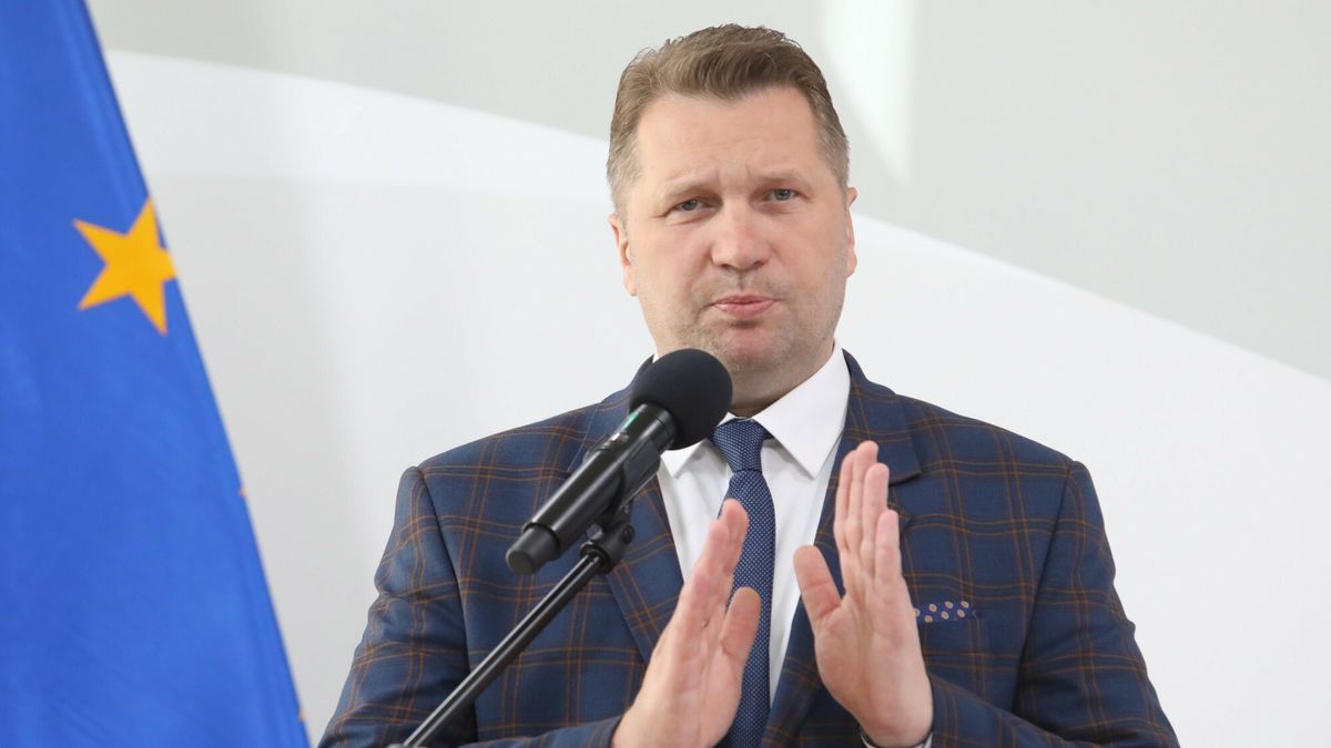 Uczniowie mogą zimą wrócić do nauczania zdalnego - pisze "Rz" 