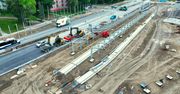 Nowoczesna pętla na Wzgórzach Krzesławickich nabiera kształtów. Powstają konstrukcje zadaszeń dla pasażerów autobusów i tramwajów