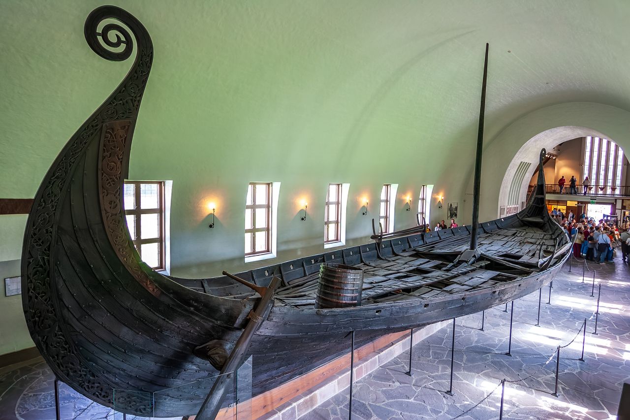 Oslo przenosi największą łódź wikingów. Przygotowania trwały 13 lat