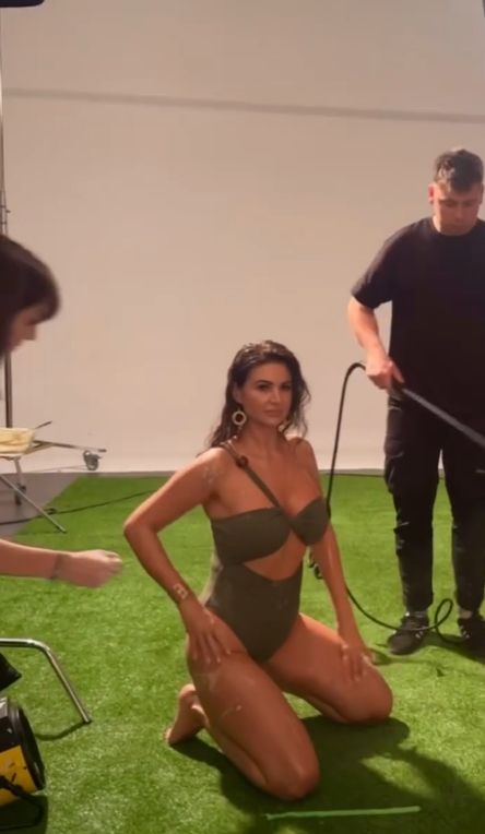 Ekipa dba o Maję Rutkowski na planie sesji