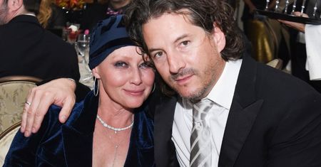 "Czeka, aż umrę". Chora na raka aktorka pozwała męża
