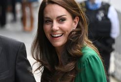 Księżna Kate spotkała się z uczniami. Wybrała ten kolor nie przez przypadek