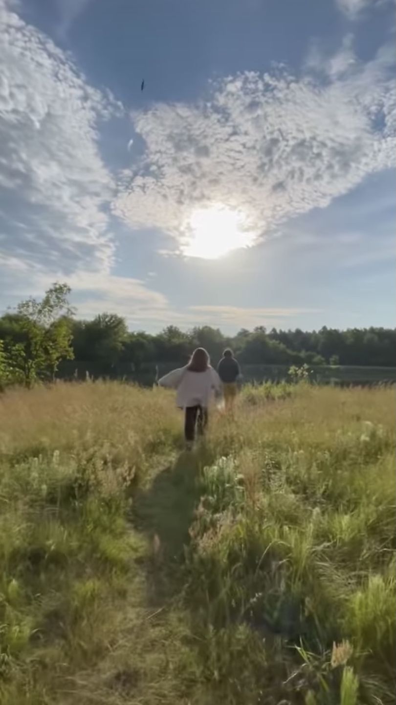 Julia Wieniawa nad rzeką