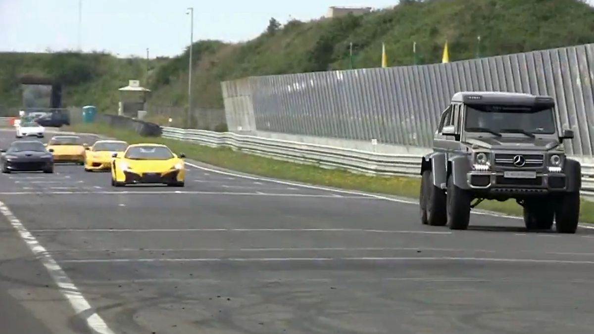 Mercedes-Benz G63 AMG 6x6 ściga się na torze! 1
