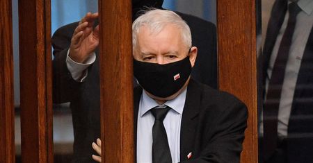 Sondaż: PiS na prowadzeniu, ale nie ma szans na władzę