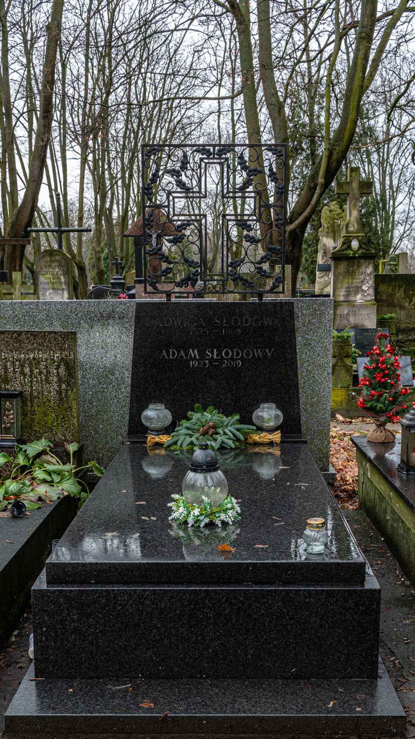 Grób Adama Słodowego na Starych Powązkach
