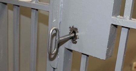 Kłodzko. Kosztowna kłótnia. Policjanci podczas interwencji znaleźli stos narkotyków