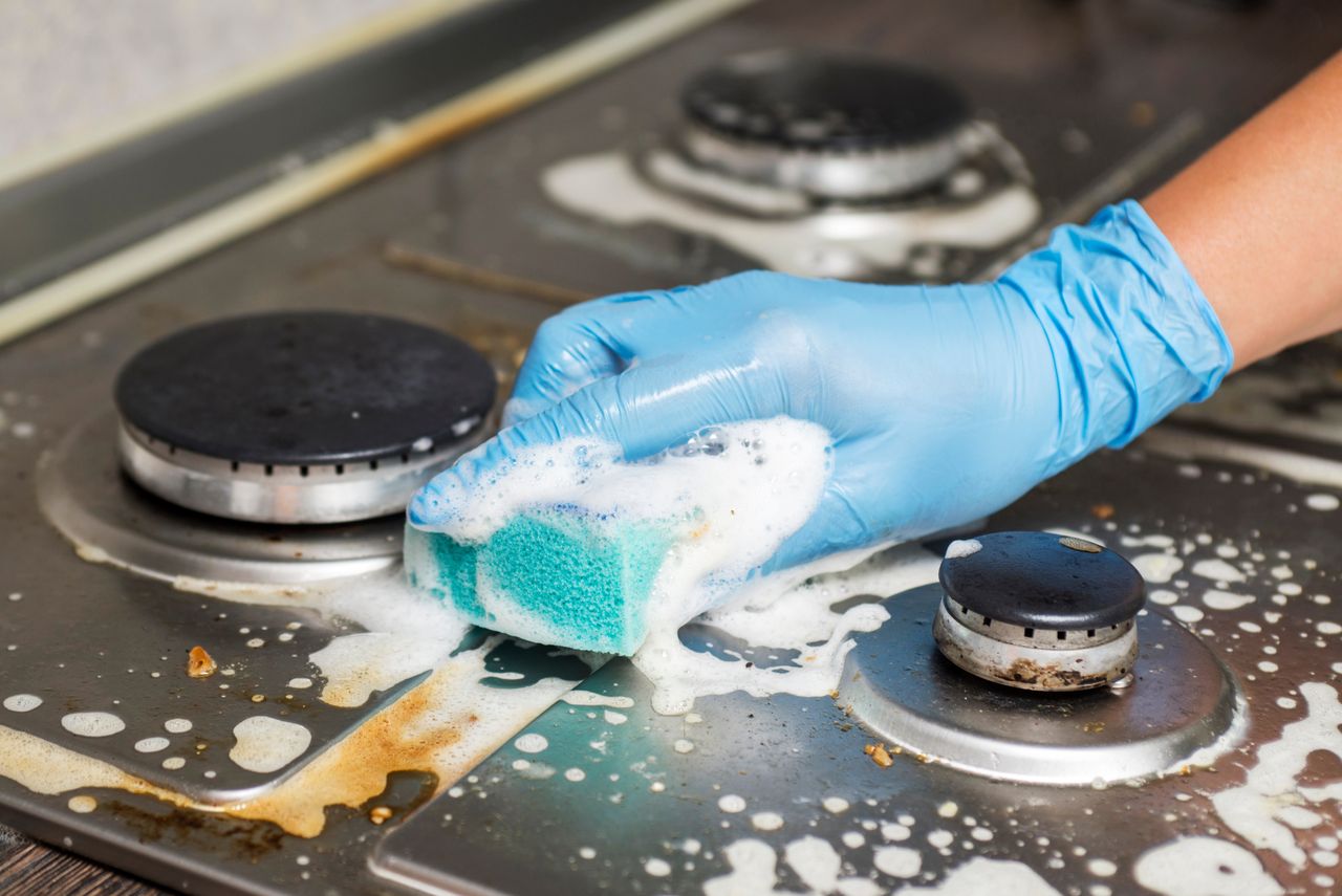 Clean kitchen hacks: Fight grime with baking soda and lemon