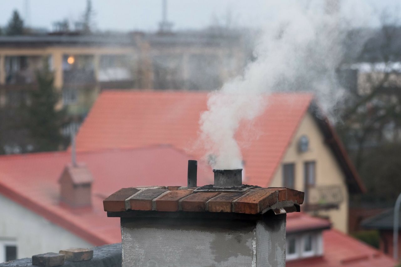 Czyste Powietrze "jedzie na oparach". Ekspert apeluje do rządzących
