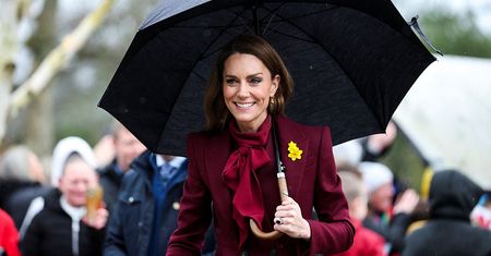 Tylko spójrzcie na płaszcz księżnej Kate. Buty to dosłownie "wisienka na torcie"