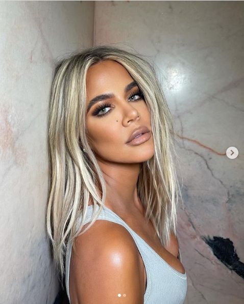 Khloe Kardashian chwali się kolejną sesją w bikini