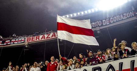 Wielka tragedia na stadionie. Kibic zmarł po upadku z trybuny