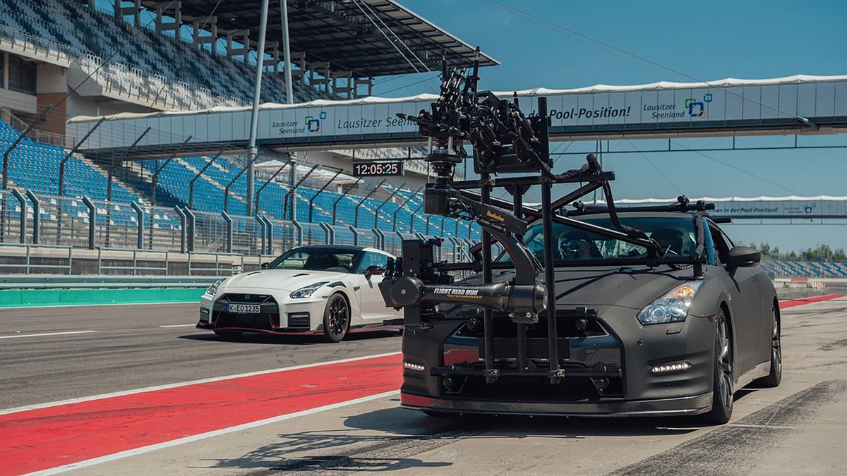 Nissan GT-R przerobiony na niesamowity samochód do kręcenia 1