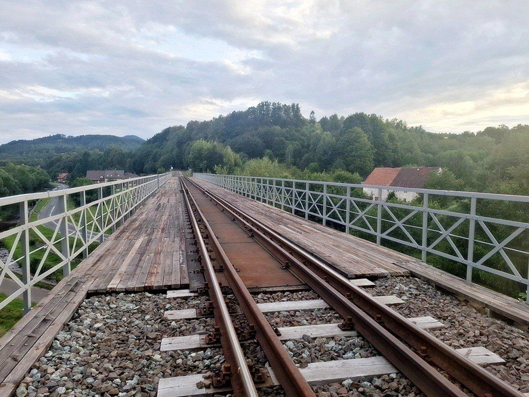 Zabytkowy wiadukt kolejowy
