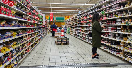 Czesi masowo kupują jeden produkt w Polsce. Media czeskie oburzone
